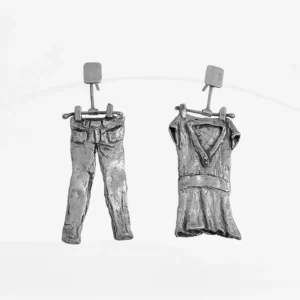 Pendientes ropa colgada - jeans y vestido