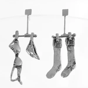 Pendientes ropa colgada - ropa interior