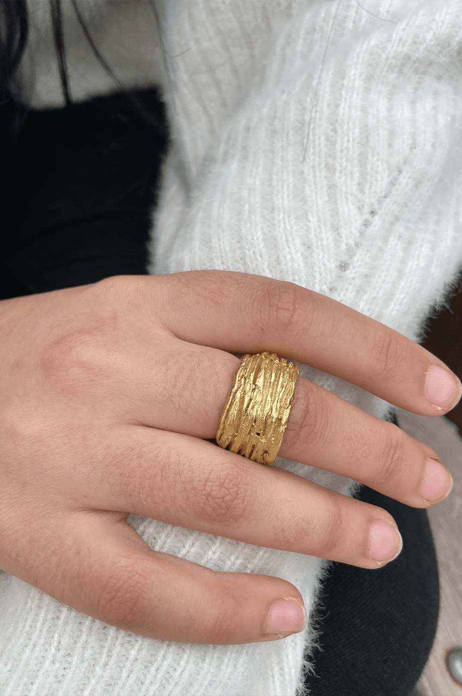 Anillo corteza baño en oro