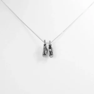 Collar zapatillas converse plata