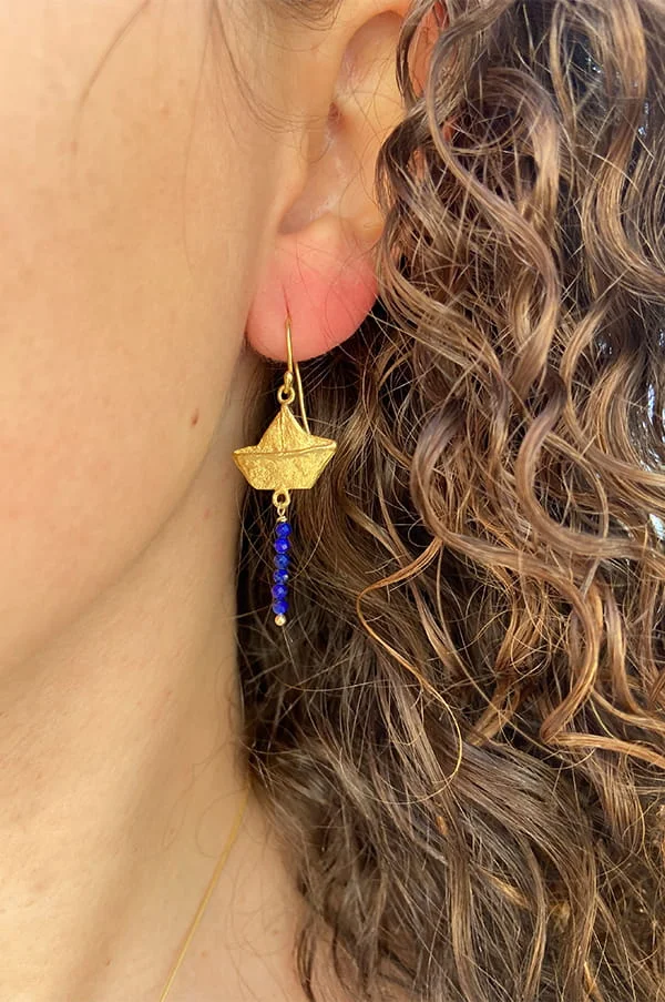 Pendientes barco de plata con baño de oro y lapizlazuli